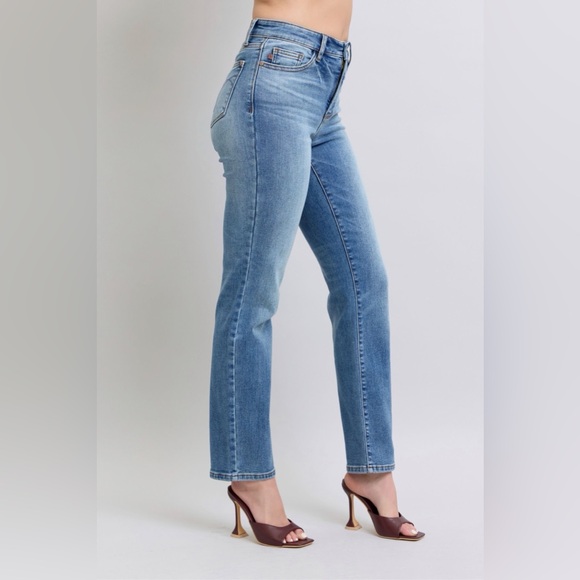 NEW🎉Judy Blue Full Size Wash Thermal Straight Jeans with Pockets ON SALE* - Picture 5 of 10